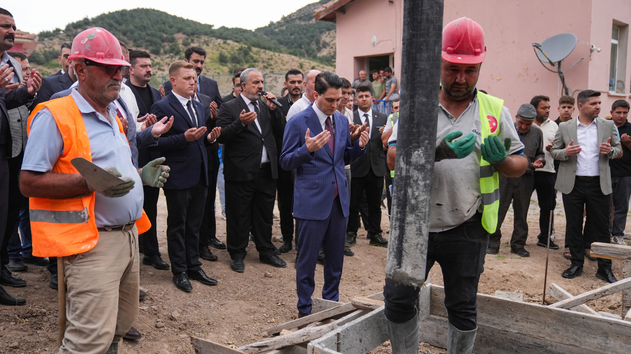 Ülkü Ocakları İzmir İl Başkanlığı tarafından Kınık’ta köy çocukları için anaokulu temeli atıldı