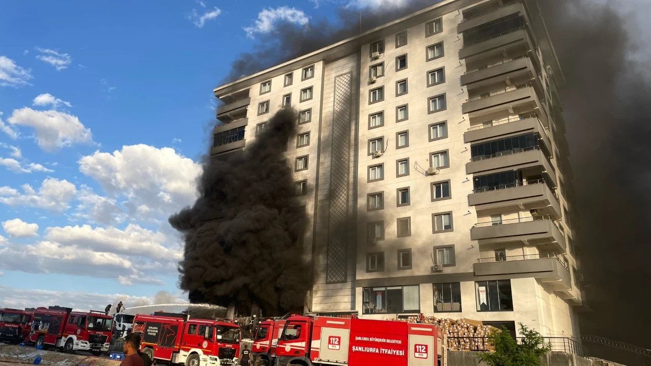 10 katlı apartmanda yangın paniği