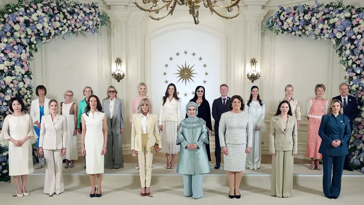 Emine Erdoğan, lider eşleriyle Çankaya Köşkü'nde bir araya geldi