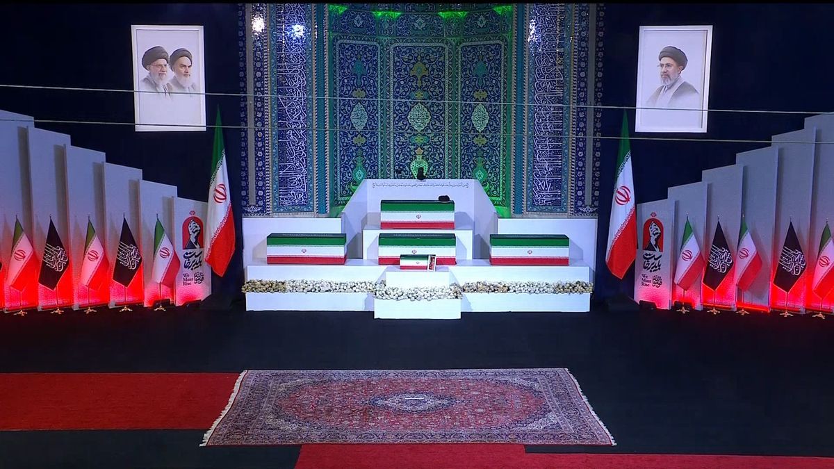 İran'ın eski lideri Hamaney için devlet töreni düzenleniyor
