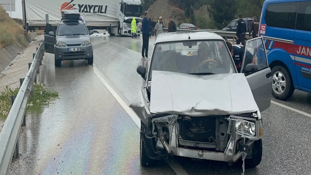 Kastamonu'da 3 ayrı zincirleme kaza:1 ölü 12 yaralı