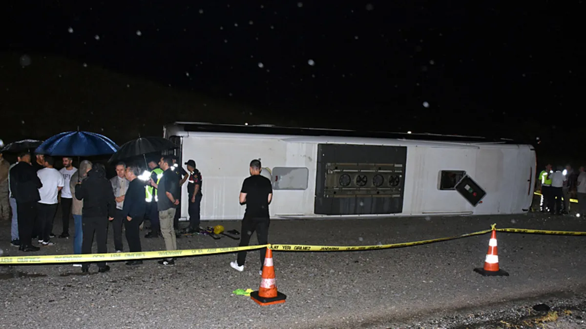 Kırıkkale'de otobüs şarampole devrildi! 40 kişi yaralandı