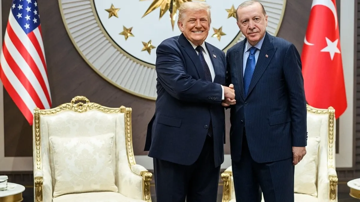 Beyaz Saray'dan Erdoğan-Trump karesi! Fors önünde tarihi tokalaşma