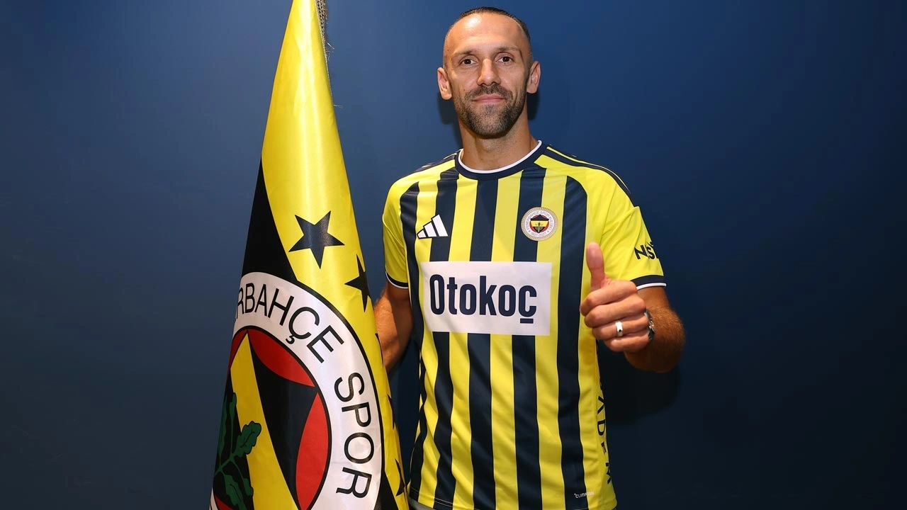 Vedat Muriqi Fenerbahçe'de: Formayı giydi imzayı attı