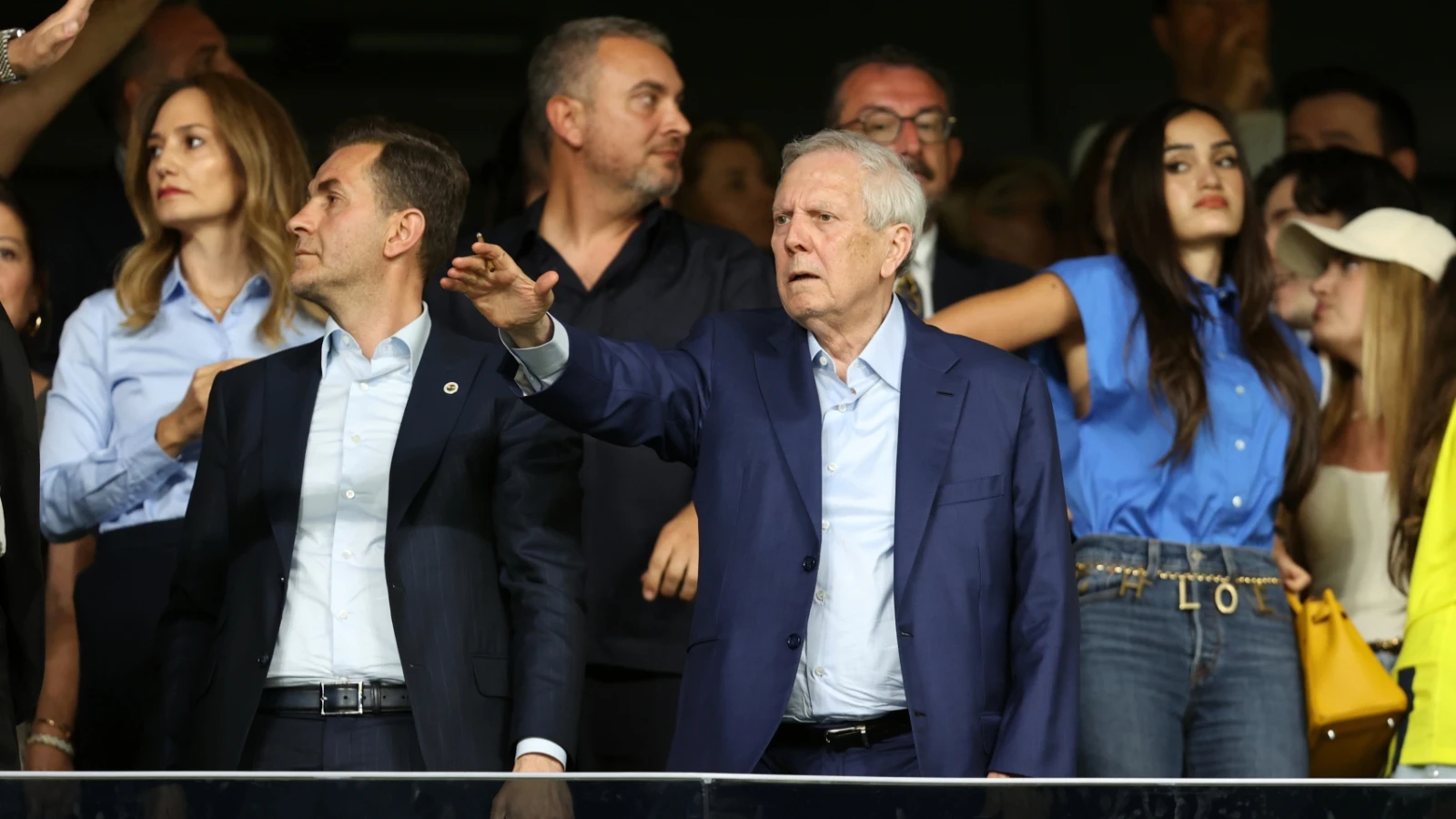 İtalyan gazeteci Aziz Yıldırım'ın ilk transferini duyurdu