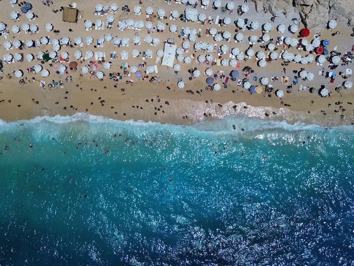 Plajlarda sigara yasağı yarın başlıyor: İlk kez Antalya'da uygulanacak