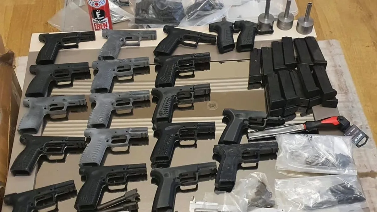 İzmir’de suç örgütlerine ağır darbe! 38 şüpheli gözaltına alındı