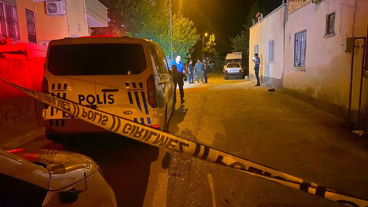 Adana'da silahlı kavga... Birbirlerine kurşun yağdırdılar: Yaralılar var