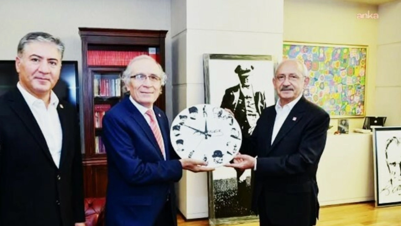 Butlana bir şok da ressam Hamza Saykan'dan: Atatürk tablolarını bir bir geri aldı