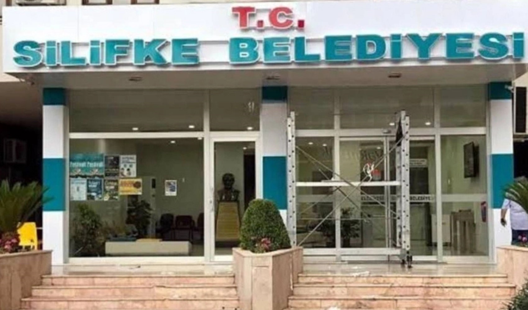 Silifke Belediyesi'ne yönelik soruşturmada 9 kişi tutuklandı: Belediye başkanı da aralarında