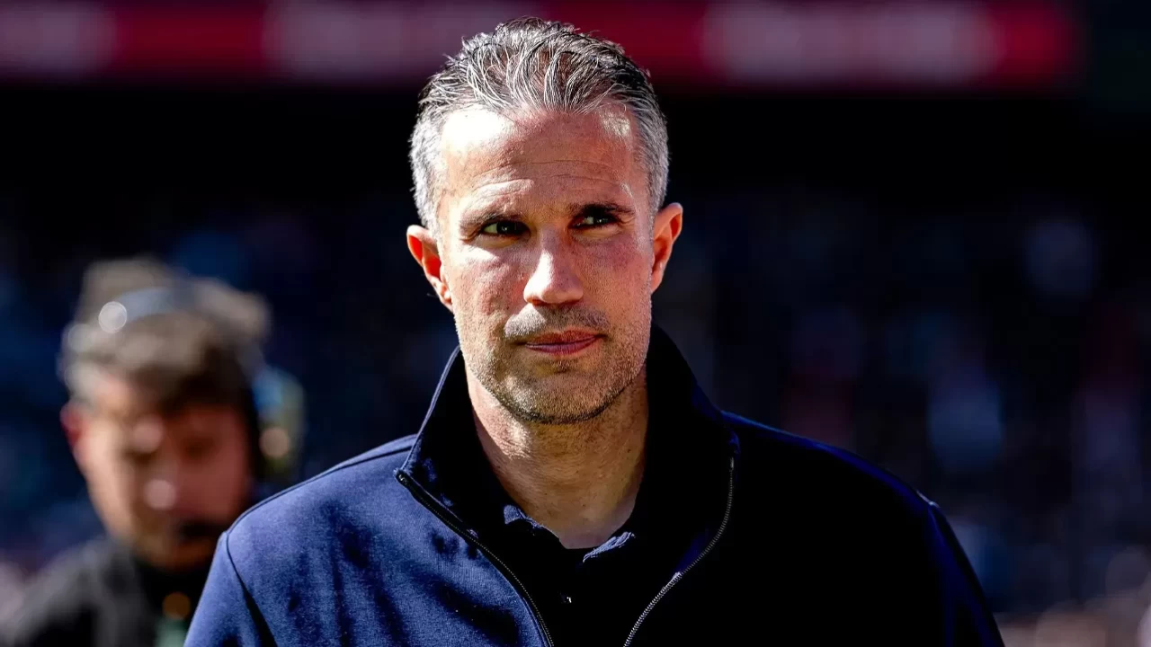 Efsanenin dönemi resmen bitti! Feyenoord, teknik direktör Robin van Persie ile yollarını ayırdı!