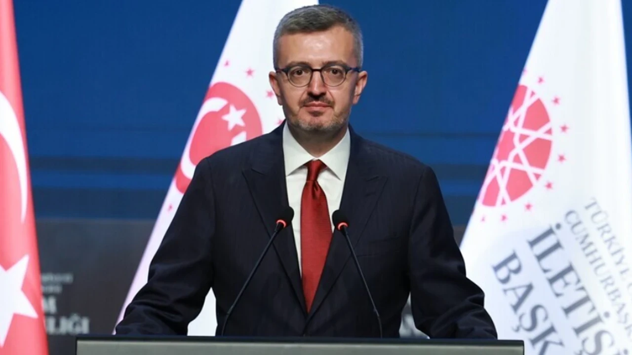 Cumhurbaşkanlığı İletişim Başkanı Burhanettin Duran'dan Babalar Günü mesajı