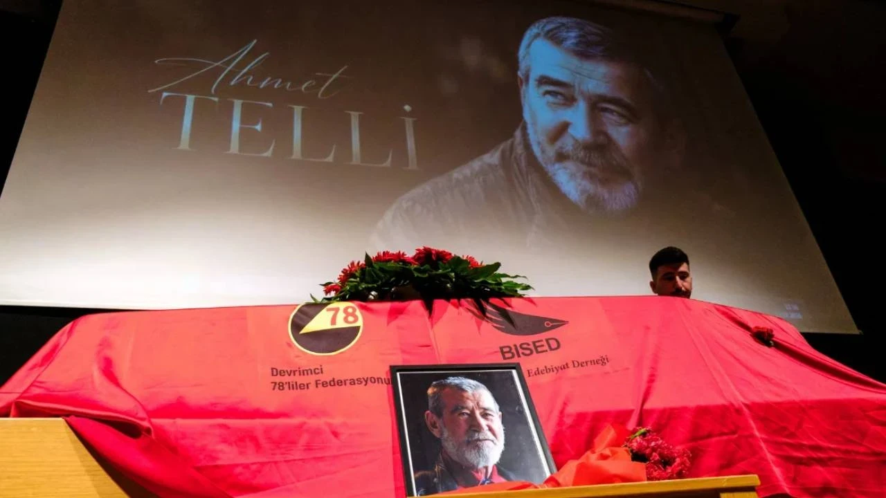 Ahmet Telli'ye Enternasyonal’le veda