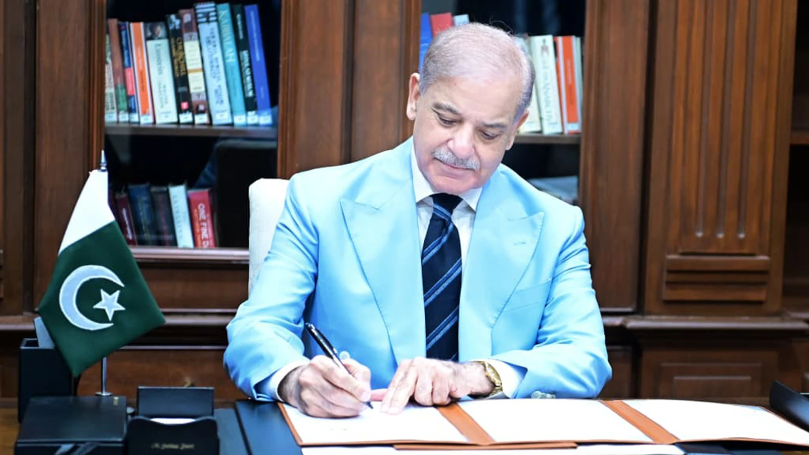 Pakistan Başbakanı Şerif, İslamabad Mutabakat Zaptı'nı ara bulucu olarak imzaladı