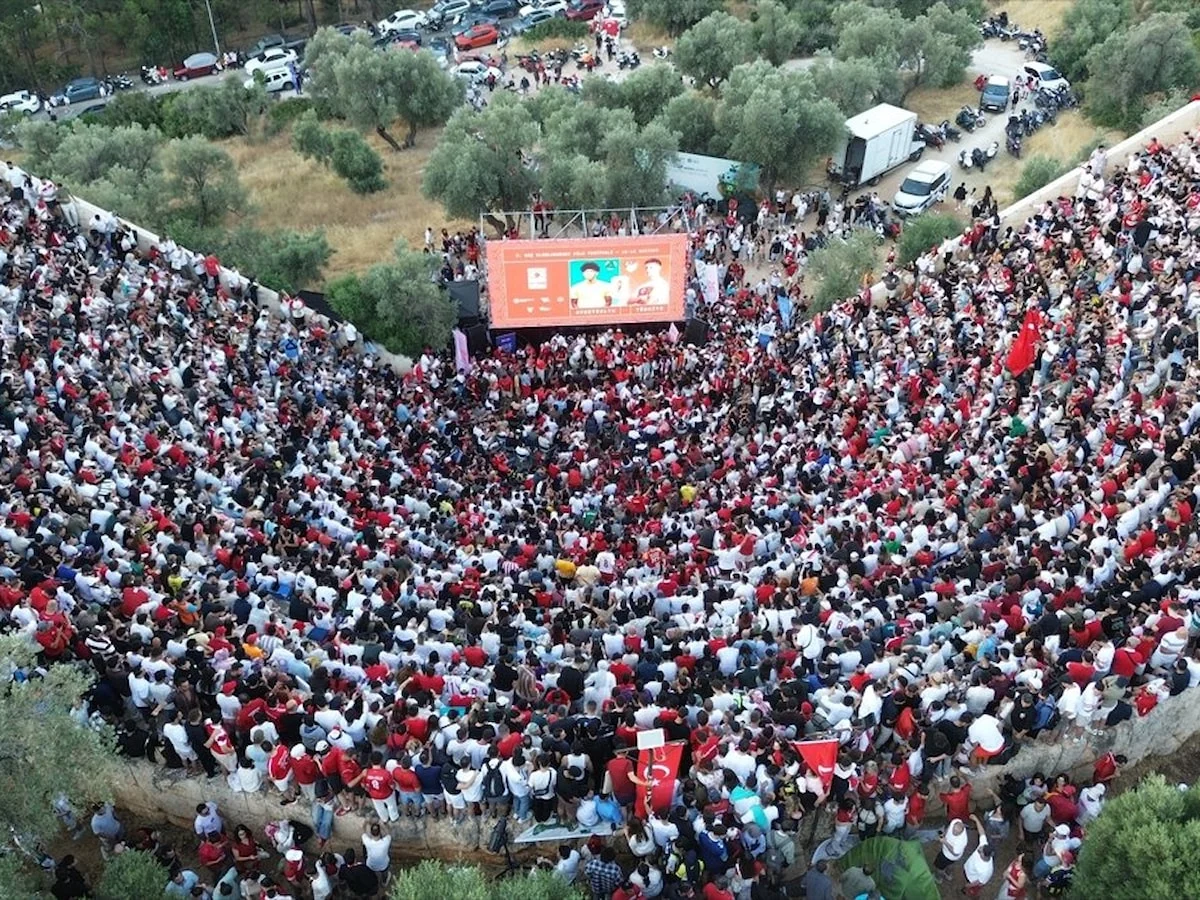 Türkiye'nin dört bir tarafında milli maç heyecanı