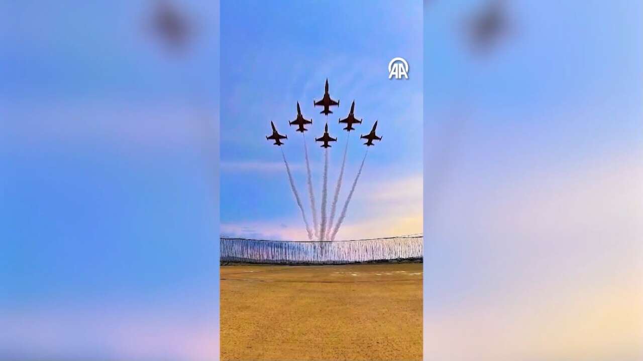 Türk Yıldızları'ndan Filenin Sultanları'na özel video paylaşımı! "Gururla selamlıyoruz"