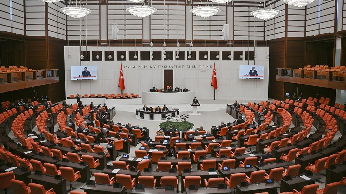 Güvenlik prosedürünü çarpıttılar! Meclis'ten "çıplak arama" iftirasına kesin dille ret