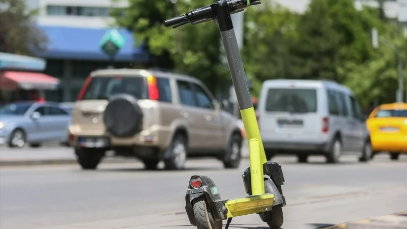 Yunanistan'da elektrikli skuter kullanımına trafik düzenlemesi getirilecek: Bir kaza emsal oldu