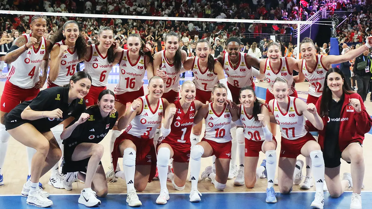 Finallere katılmayı garantiledik! Filenin Sultanları Japonya'yı devirdi