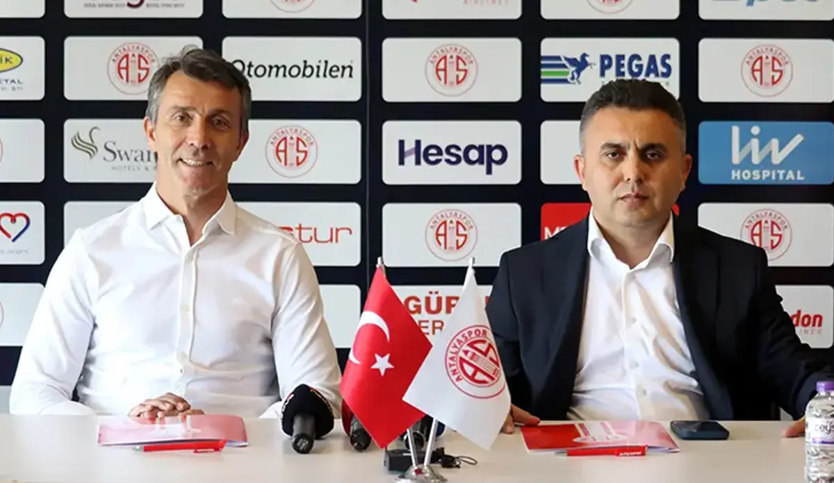 Antalyaspor'un yeni teknik direktörü Bülent Korkmaz oldu