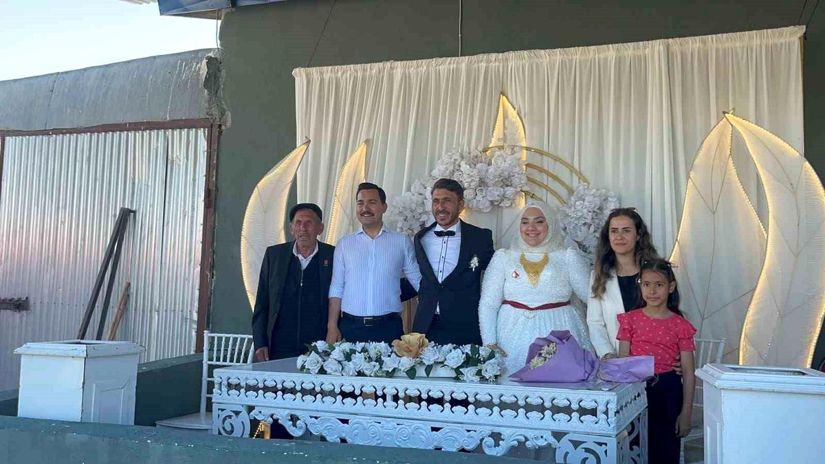 Kaymakam Demirtaş, Gelekçi ailesinin mutluluğuna ortak oldu