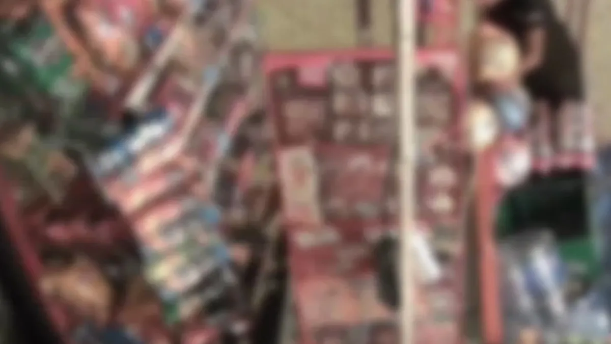Çocuk yaştaki hırsızlar markete dadandı! O anlar kamerada