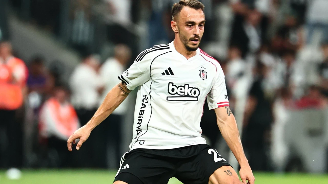 Beşiktaş açıkladı: Gökhan Sazdağı Süper Lig'in yeni ekibine transfer oldu