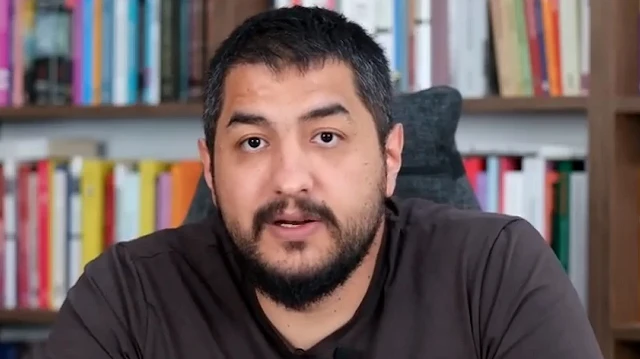 Kutsal değerlerle ofansif mizah olur mu? Altay Cem Meriç 'biz de Muhammed Aleyhisselam'la dalga geçirtmeyiz' diyerek anlatmıştı