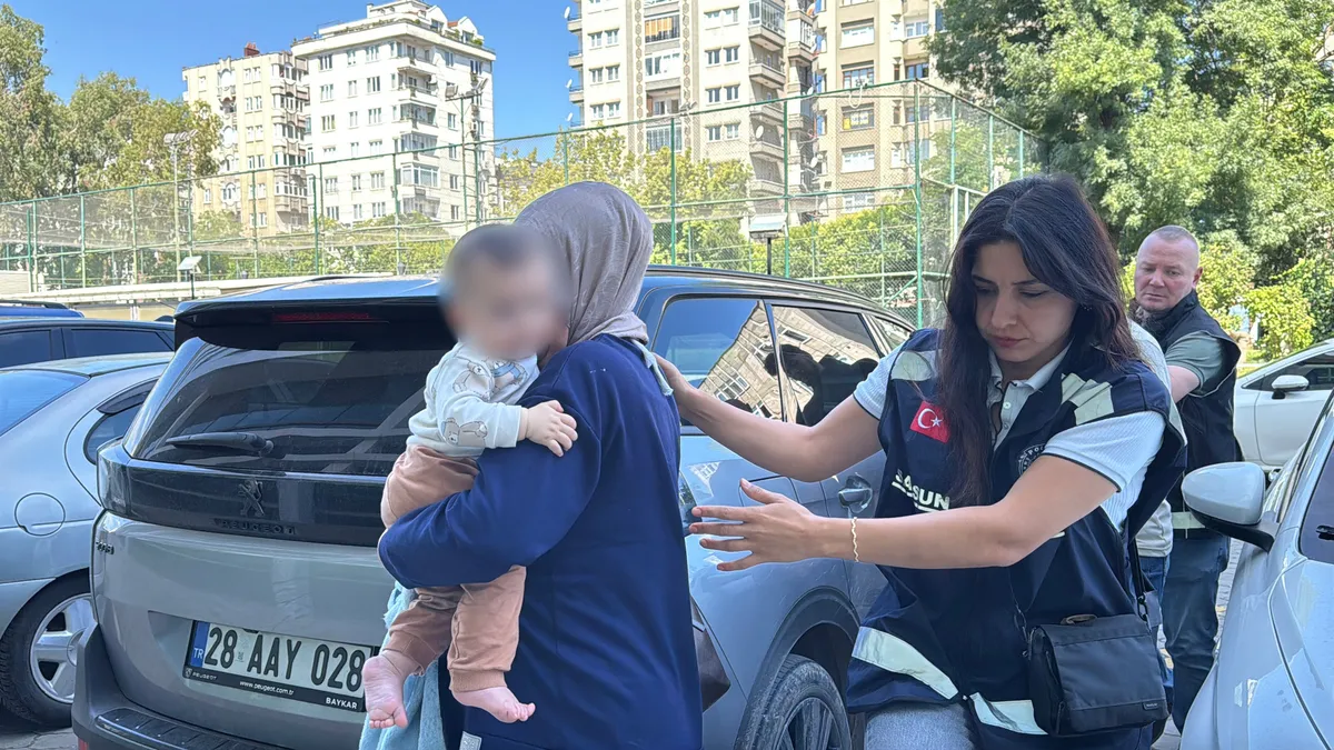 Samsun'da akılalmaz oyun: Kucağında bebeği, çantasında uyuşturucuyla yakalandı!