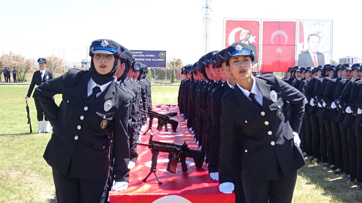 Aksaray'da 485 Kadın Polis Adayı Mezun Oldu