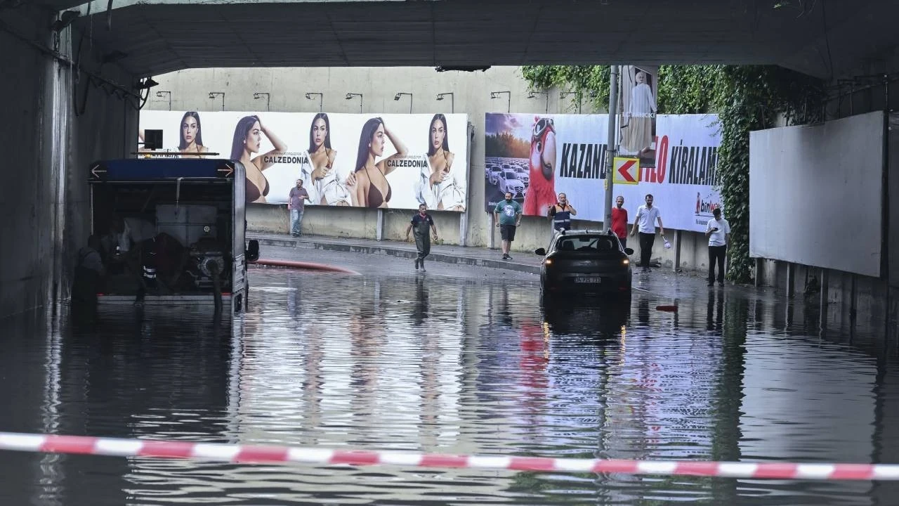 İstanbul’u yine ‘Süper Hücre’ vuracak! Kabus ger dönüyor: Meteoroloji tarih verdi