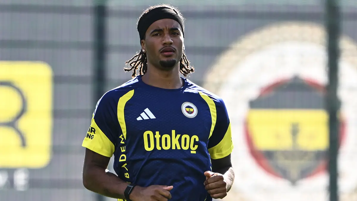 Fenerbahçe'de ayrılık çanları! İngiliz devleri peşinde koşuyor...