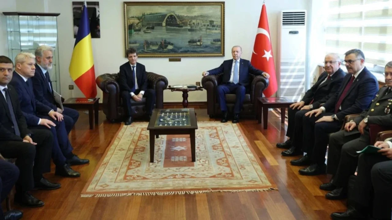 Savaş gemisi tesliminin ardından kritik zirve! Cumhurbaşkanı Erdoğan, Romanya Cumhurbaşkanı ile görüştü