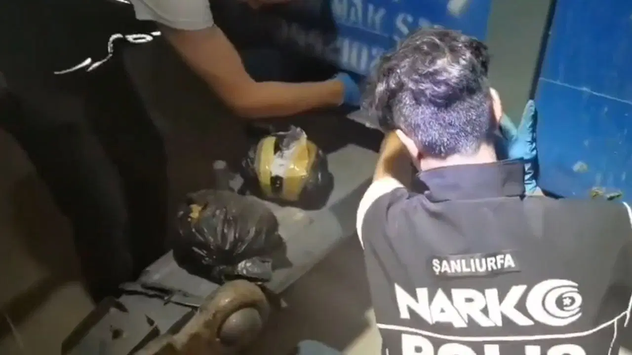 Tahliye oldu, 2 ay sonra traktörle uyuşturucu taşırken yakalandı