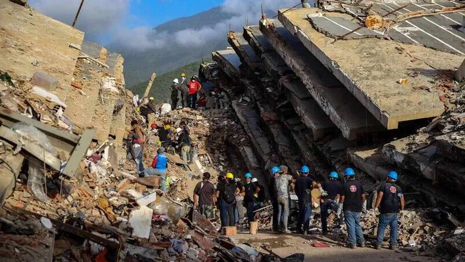 Venezuela'daki depremlerde hayatını kaybedenlerin sayısı 3 bin 811'e yükseldi