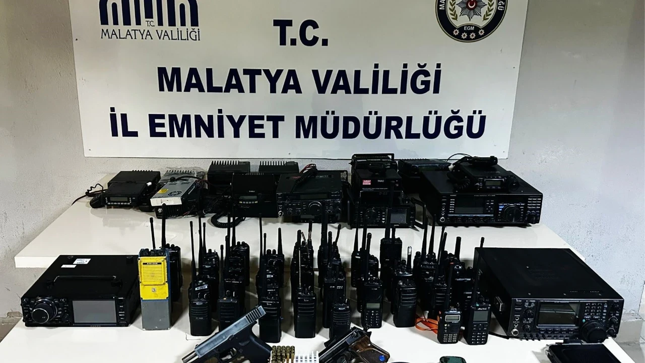 Malatya'da emniyet frekanslarını dinleyen 6 şüpheliye operasyon