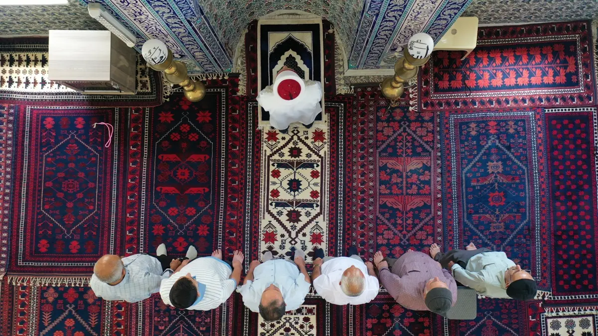 Yörüklerin el emeği Yağcıbedir halıları ile ilgili gelenek Balıkesir'de devam ediyor