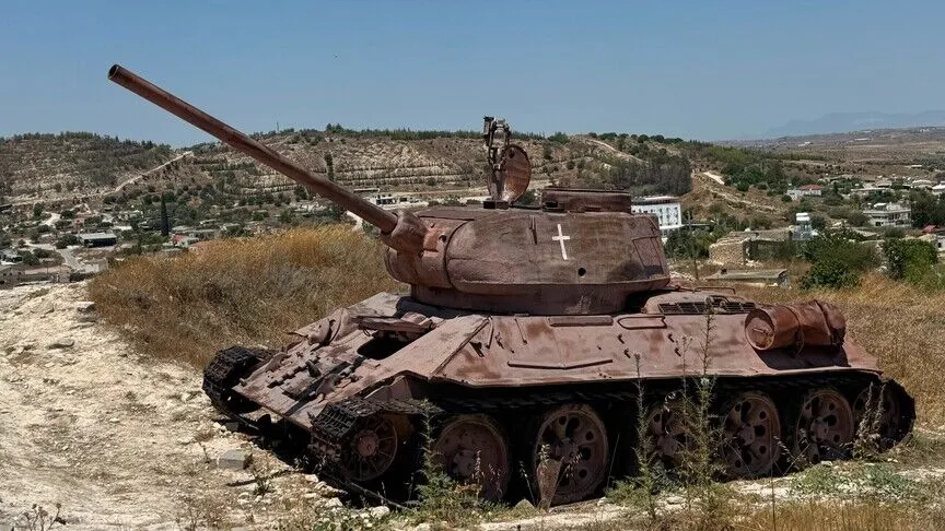 KKTC'deki Kıbrıslı Türk Mücahitlerin cesaretlerinin sembolü: "Tutsak Tanklar"