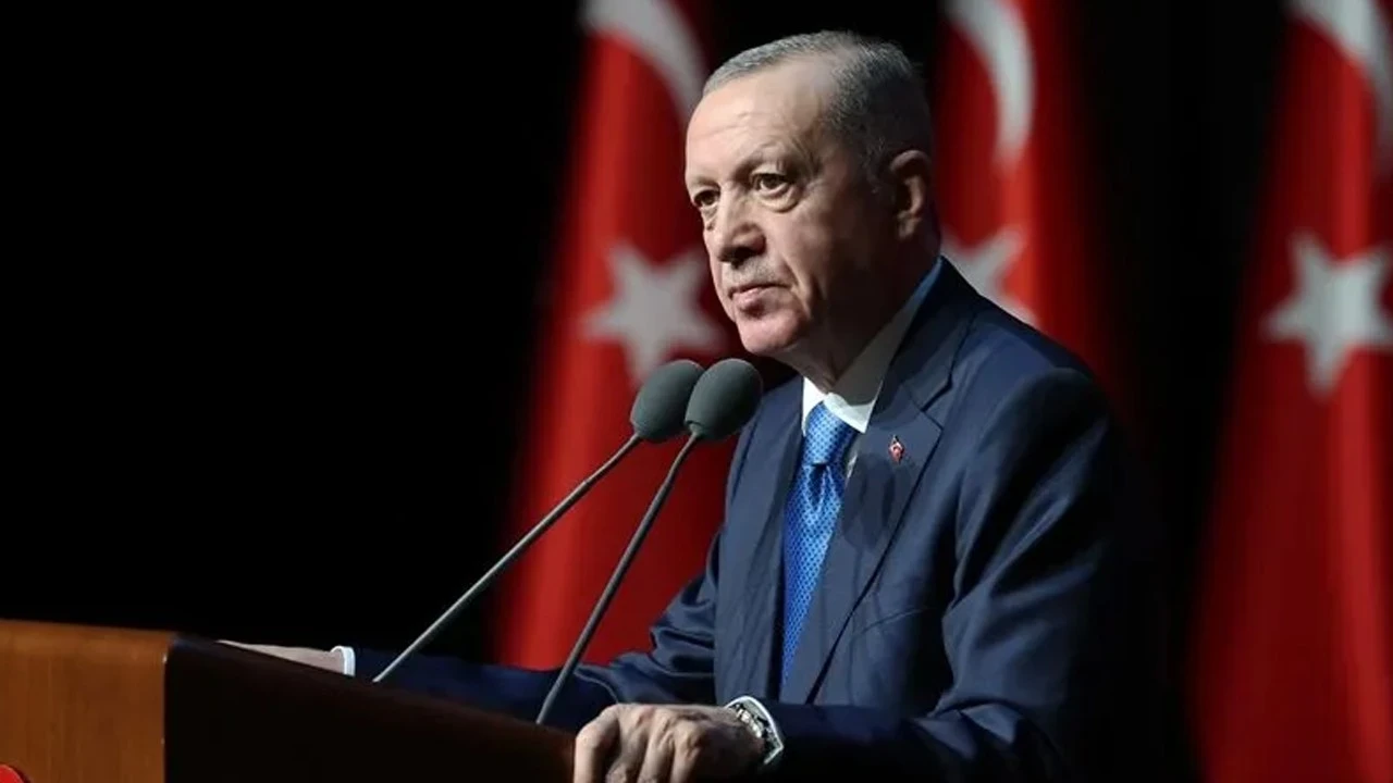 Cumhurbaşkanı Erdoğan, başpehlivan Erkan Taş'ı tebrik etti