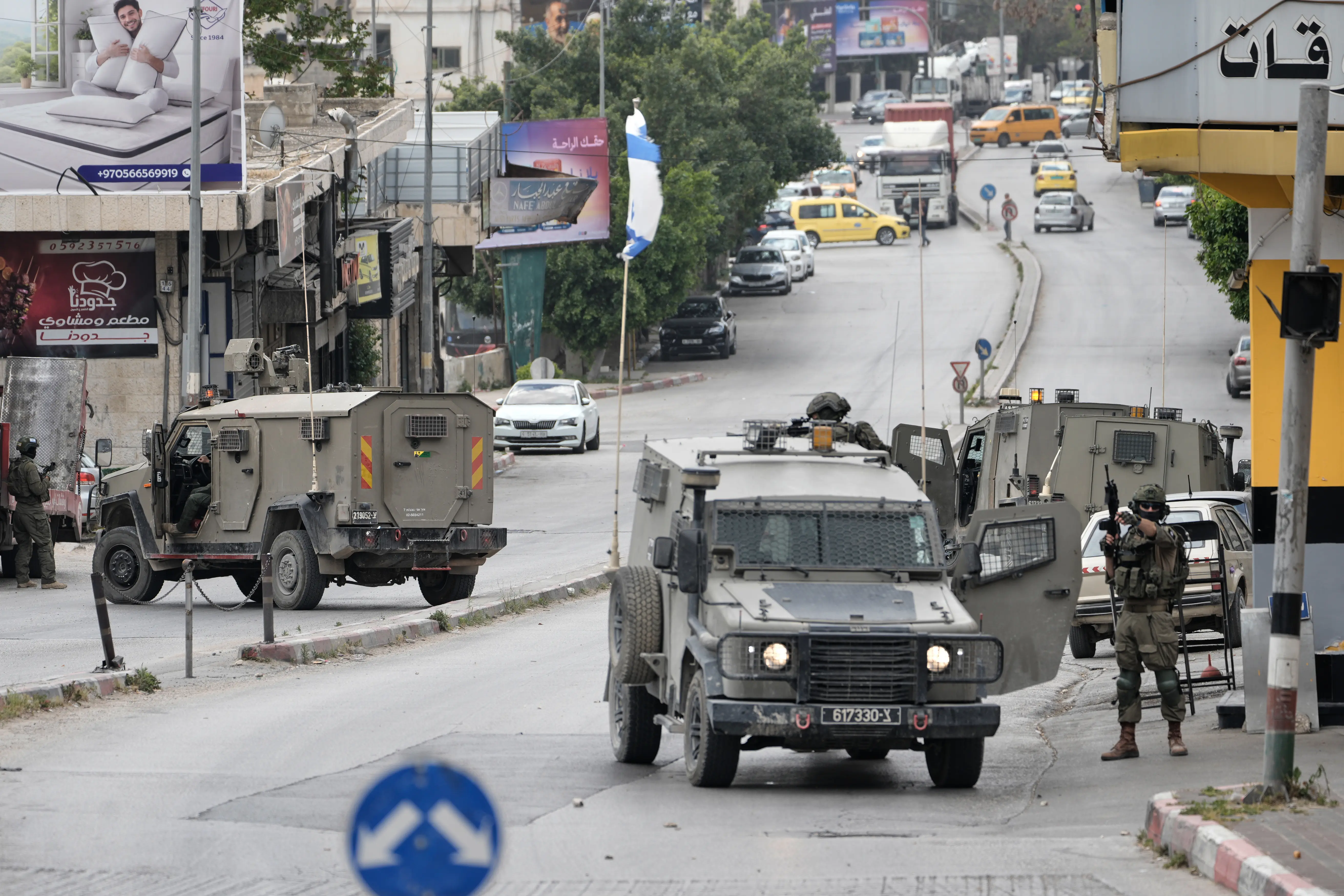 Batı Şeria'da İşgalci İsrail zulmü: Filistinli genci araçla ezdiler