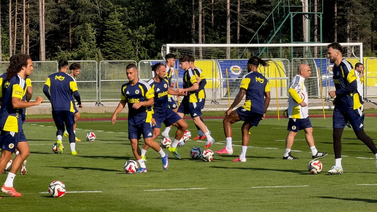 Fenerbahçe'de yeni sezon hazırlıkları Topuk Yaylası'nda başladı