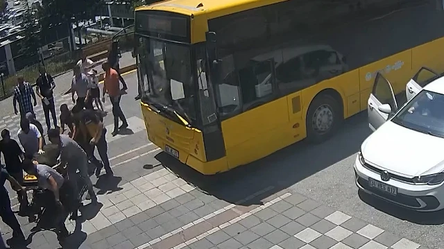 Malatya’da direksiyon başından hayat kurtaran hamle: Otobüs şoförü kalp krizi geçiren yolcuyu hastaneye yetiştirdi