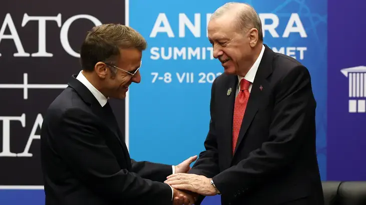 Macron zirvenin ardından paylaştı! Erdoğan, 'Fransa'ya selam söyle' demişti...