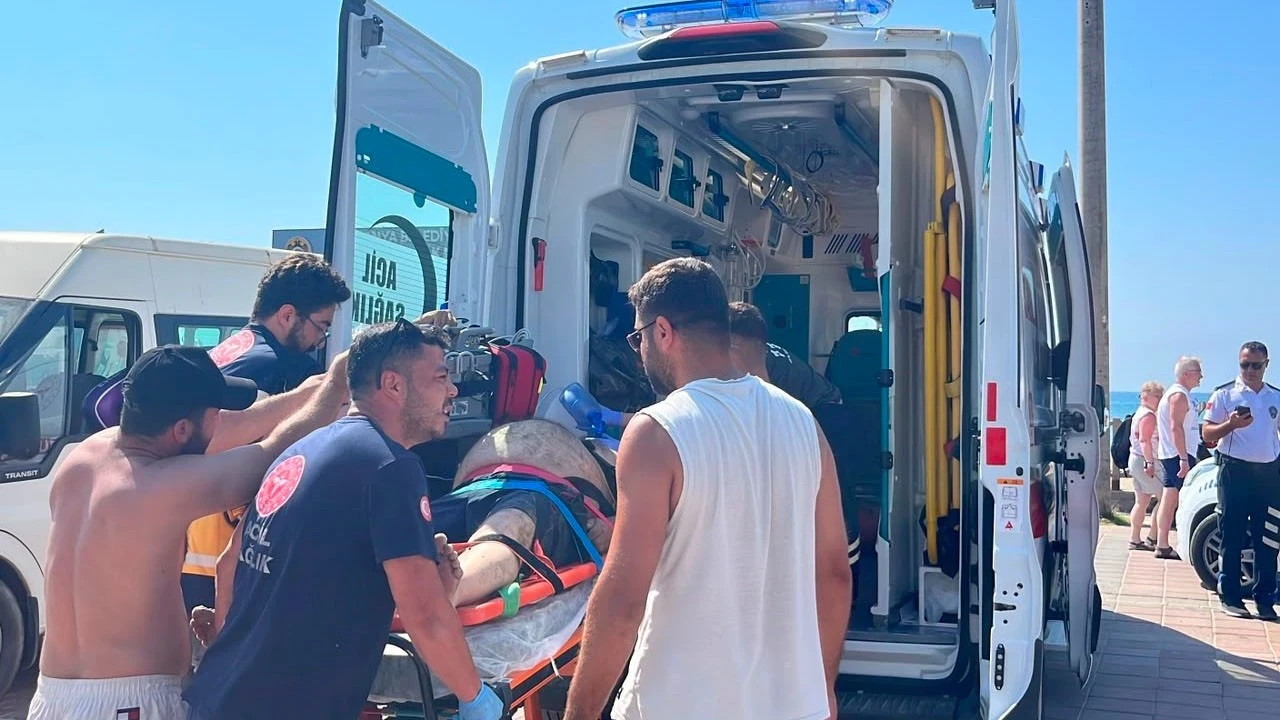 Alanya’da denizde boğulma tehlikesi! Yaşlı adan hastaneye kaldırıldı