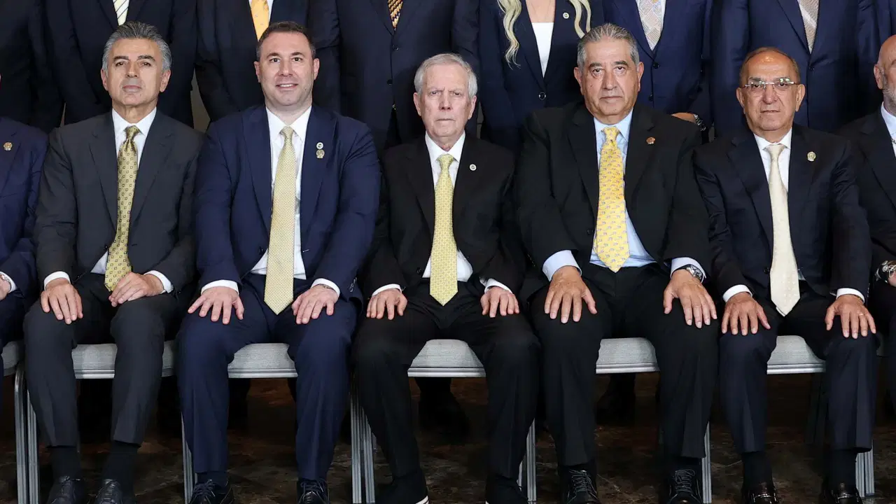 Aziz Yıldırım başkanlığında ilk toplantı... Fenerbahçe'de yeni yönetimin görev dağılımı belli oldu!
