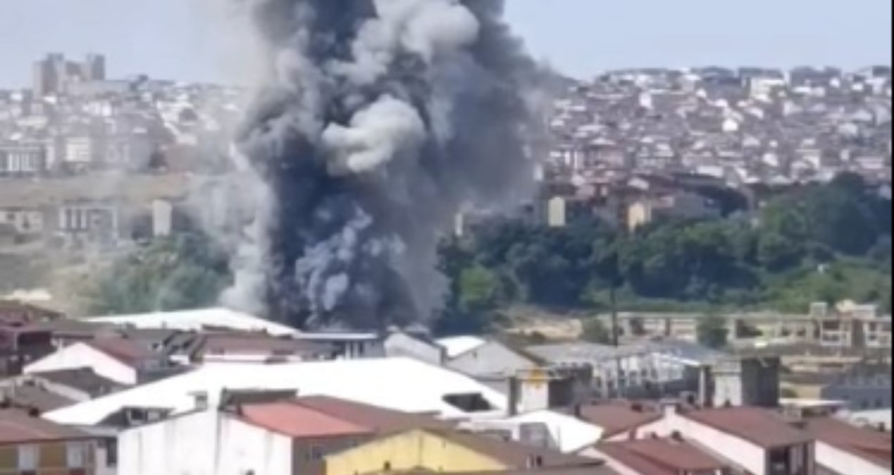 Arnavutköy'de fabrika yangını