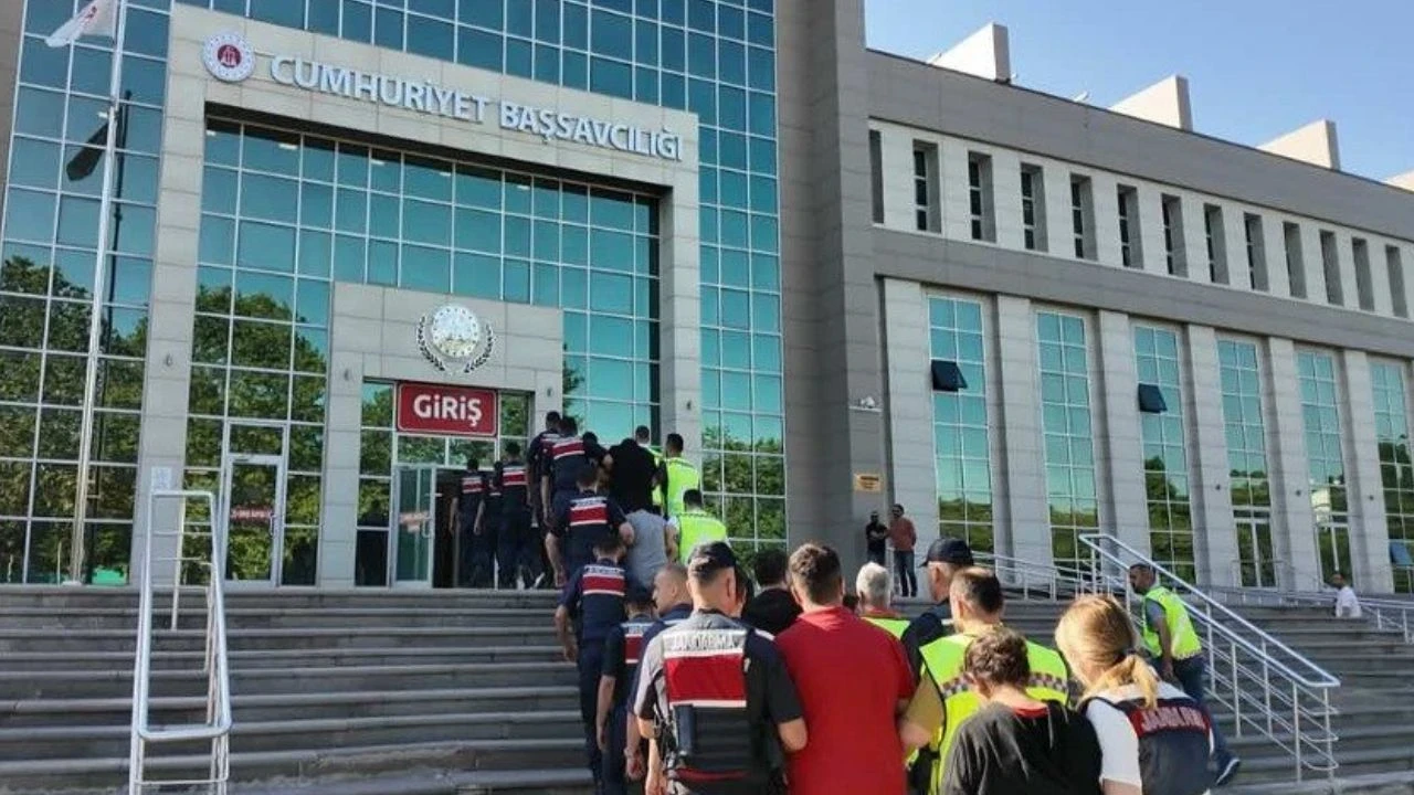 Tekirdağ'da uyuşturucu ve silah kaçakçılığı operasyonu: 24 kişi tutuklandı