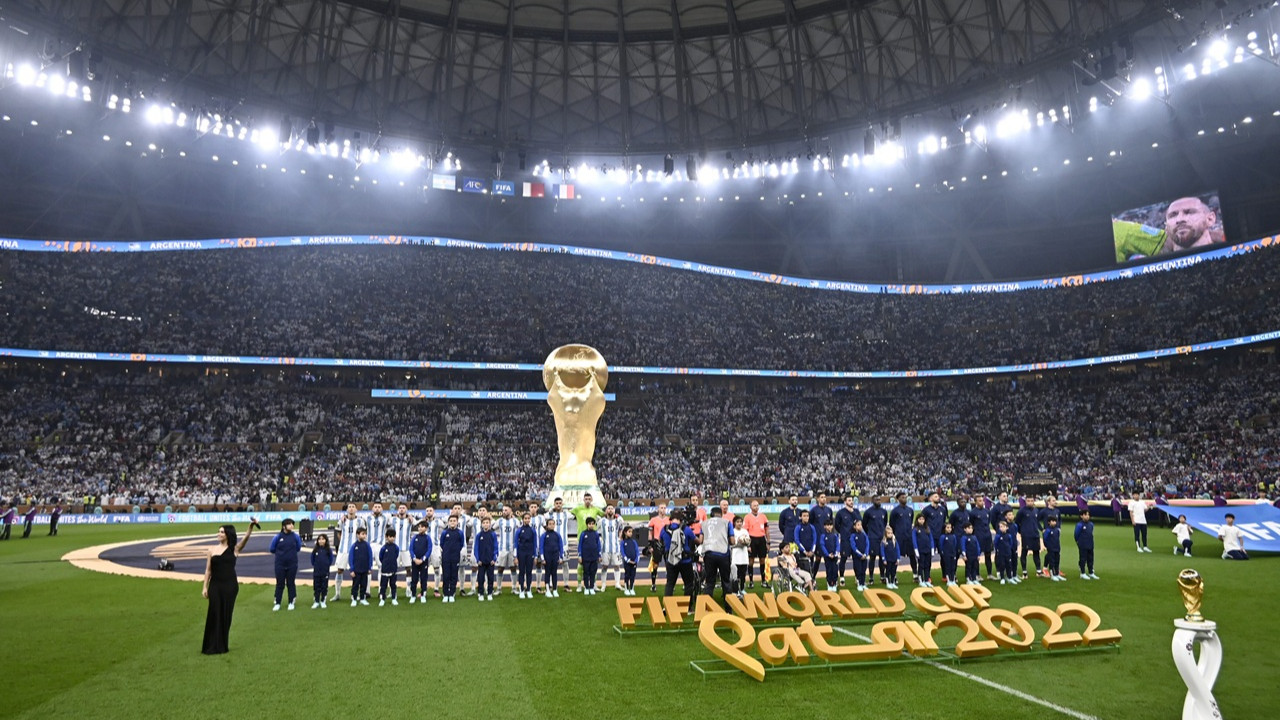 Dünya Kupası'nda yeni seremoni: Yedek futbolcular da çıkacak
