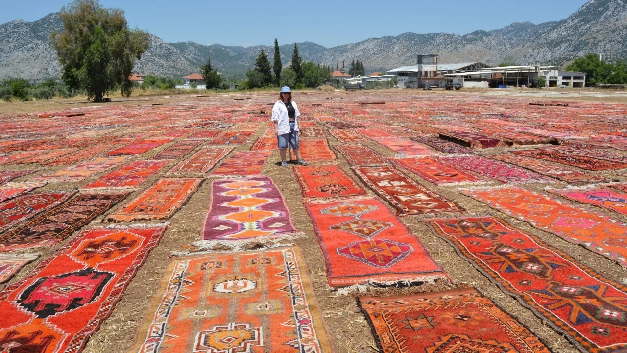 Amerika ve Avrupalıların halıları Antalya ‘Halı Tarlası’nda temizleniyor