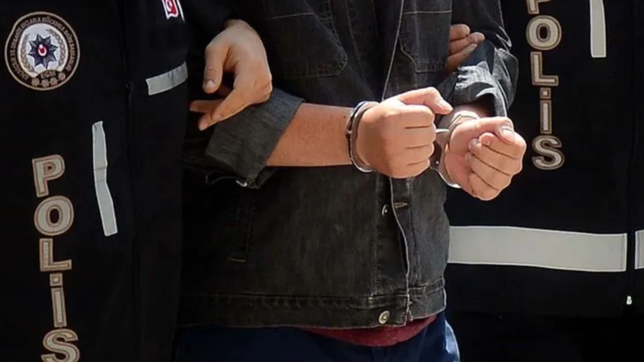 Ailesini evde rehin almıştı: Gözaltına alındı